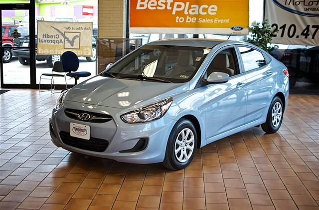 Hyundai Accent 2013 photo 2