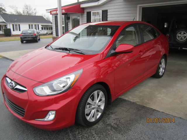 Hyundai Accent 2013 photo 2