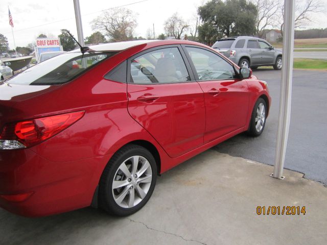 Hyundai Accent 2013 photo 3