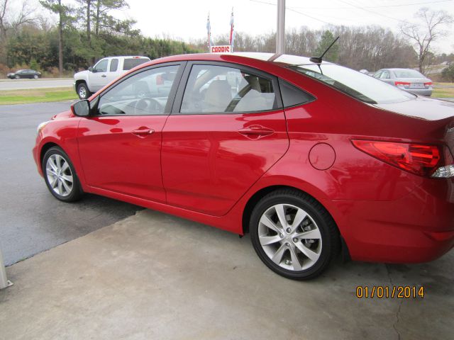 Hyundai Accent 2013 photo 4