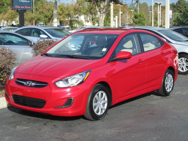 Hyundai Accent 2013 photo 2