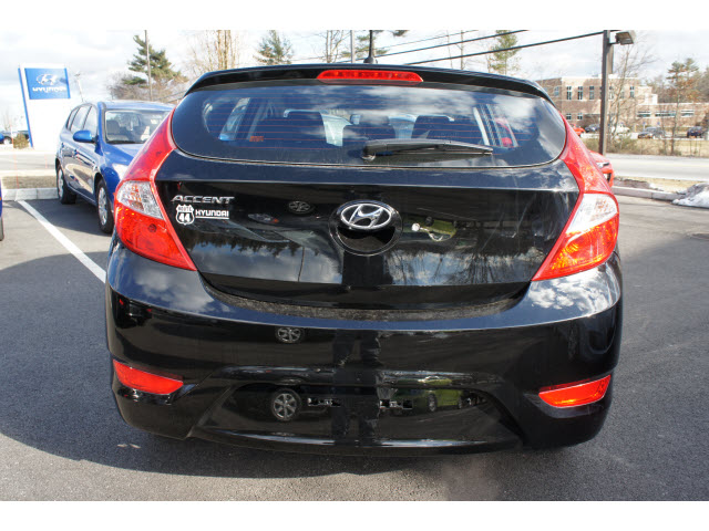 Hyundai Accent 2013 photo 1