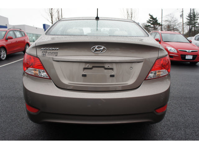 Hyundai Accent 2013 photo 2