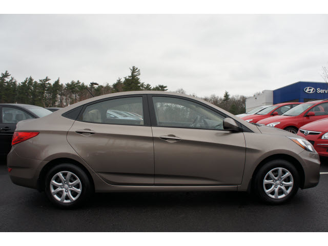 Hyundai Accent 2013 photo 3