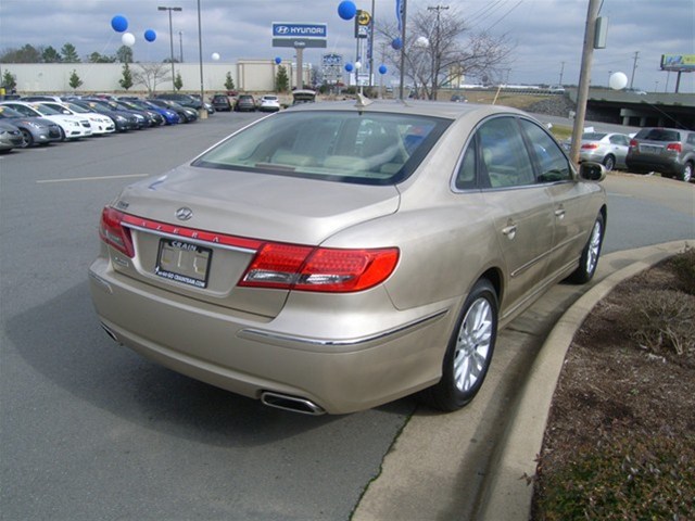 Hyundai Azera 2011 photo 2