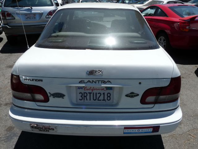 Hyundai Elantra 1995 photo 13