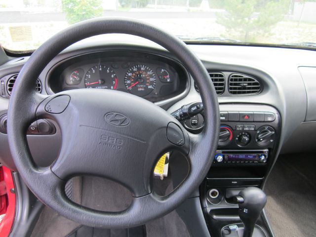 Hyundai Elantra 1997 photo 1