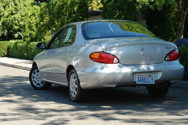 Hyundai Elantra 1999 photo 2