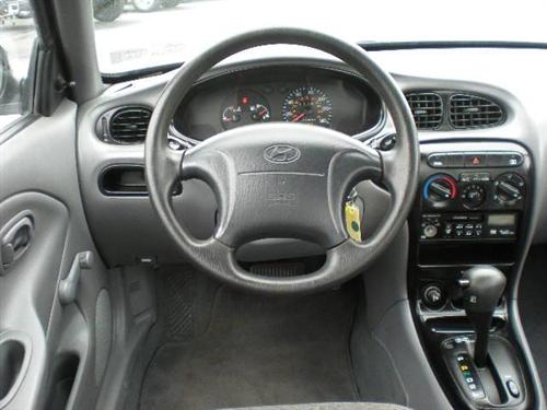 Hyundai Elantra 1999 photo 4