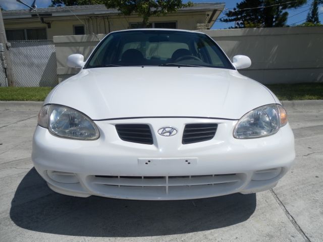 Hyundai Elantra 2000 photo 3