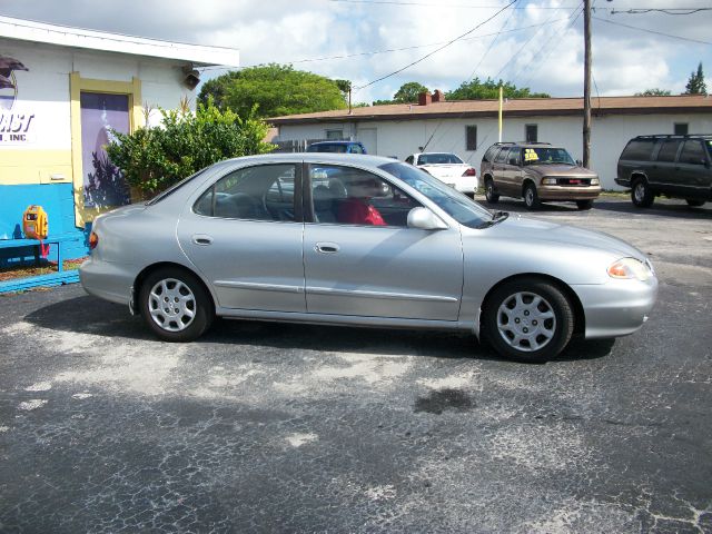 Hyundai Elantra FWD 4dr Sport Sedan