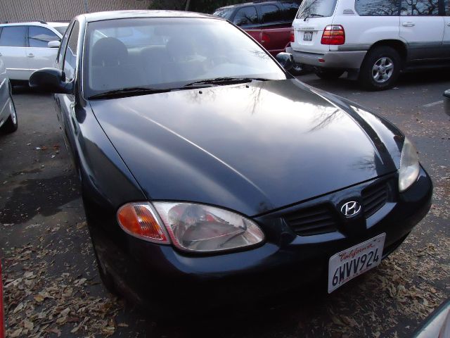 Hyundai Elantra 2000 photo 1