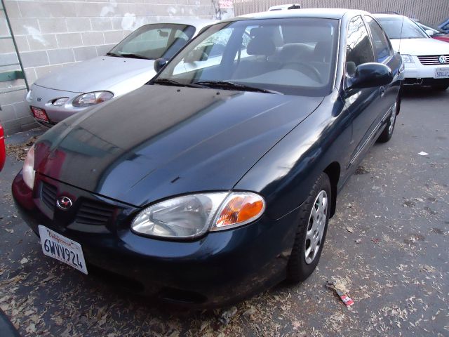 Hyundai Elantra 2000 photo 2