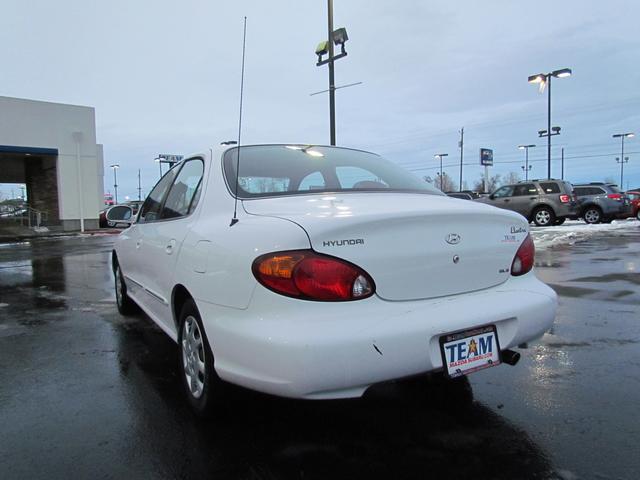 Hyundai Elantra 2000 photo 4