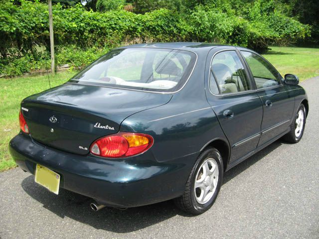 Hyundai Elantra 2000 photo 3