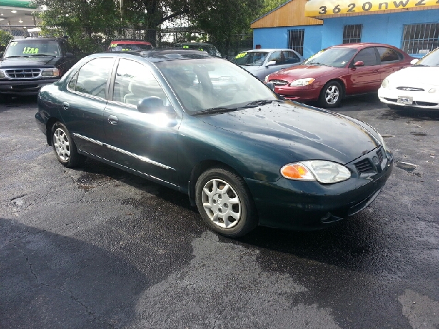 Hyundai Elantra 2000 photo 2