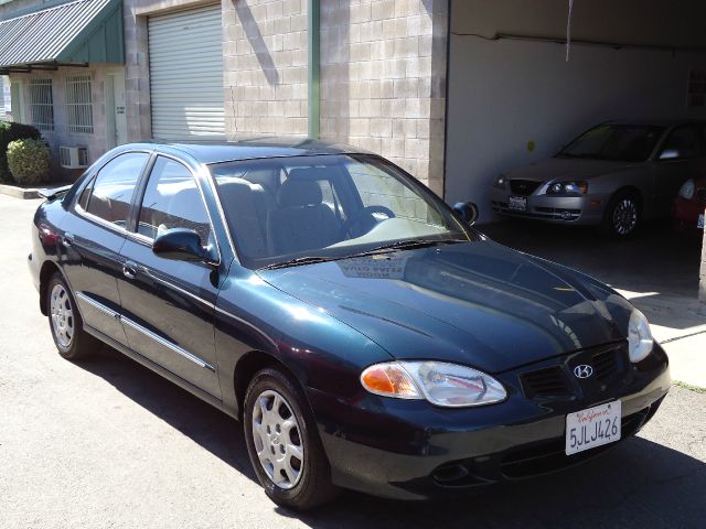 Hyundai Elantra 2000 photo 4