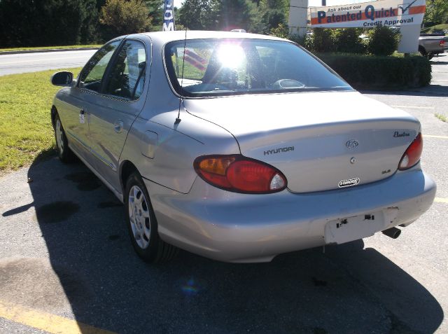 Hyundai Elantra 2000 photo 3