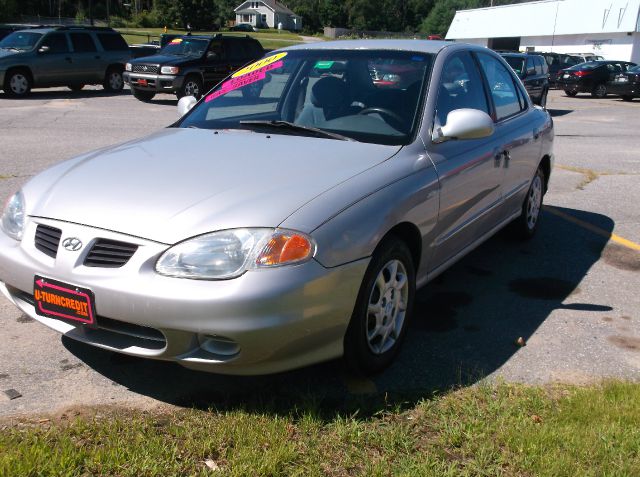 Hyundai Elantra 2000 photo 4