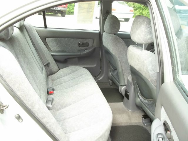 Hyundai Elantra 2001 photo 1