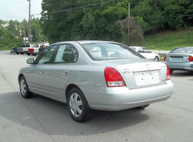 Hyundai Elantra 2001 photo 8