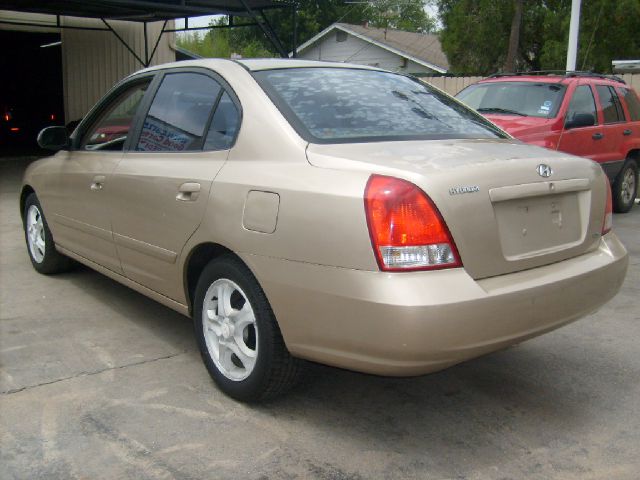 Hyundai Elantra 2001 photo 3