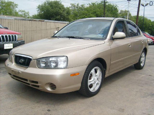 Hyundai Elantra 2001 photo 4