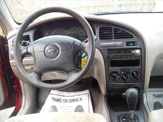 Hyundai Elantra 2001 photo 2