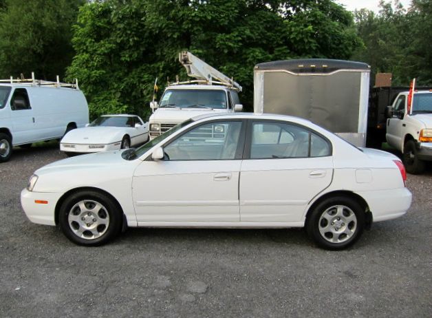 Hyundai Elantra 2001 photo 2