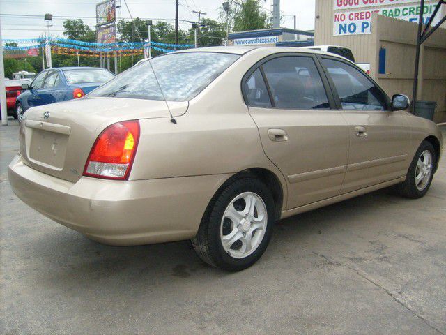 Hyundai Elantra 2001 photo 2