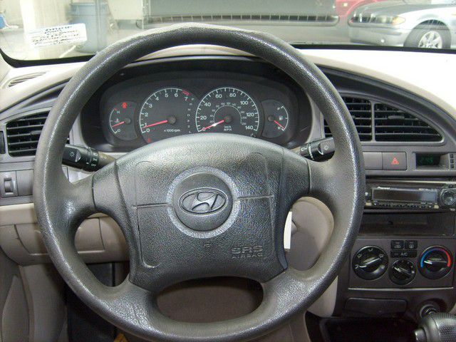 Hyundai Elantra 2001 photo 21