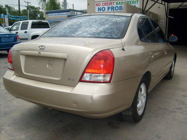 Hyundai Elantra 2001 photo 4