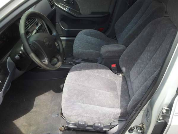 Hyundai Elantra 2001 photo 2