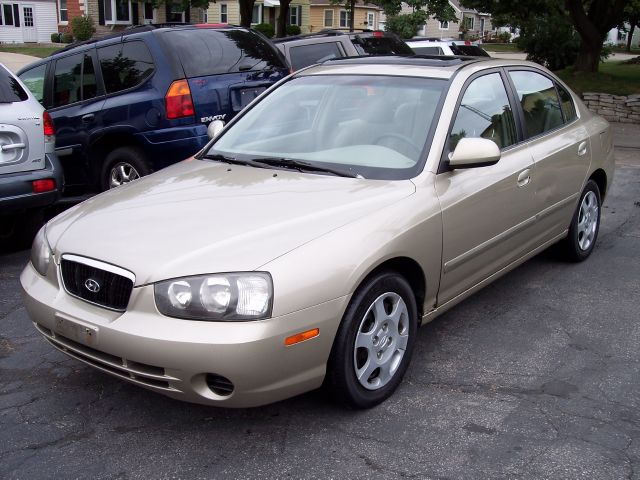 Hyundai Elantra 2001 photo 1