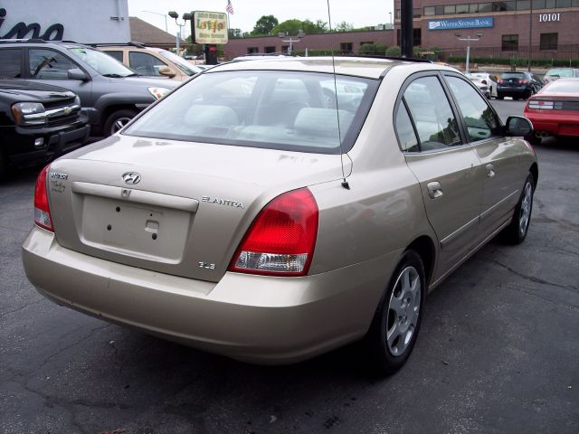 Hyundai Elantra 2001 photo 4