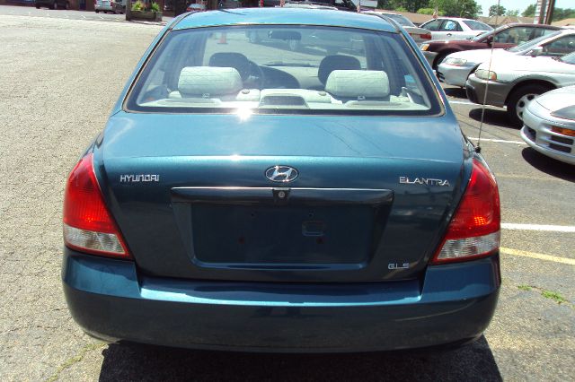 Hyundai Elantra 2001 photo 12