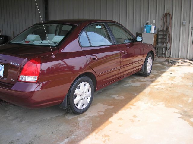 Hyundai Elantra 2001 photo 1