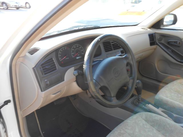 Hyundai Elantra 2001 photo 3