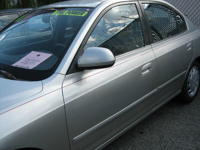 Hyundai Elantra 2001 photo 1