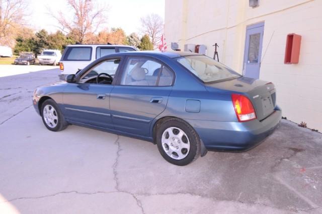 Hyundai Elantra 2001 photo 2