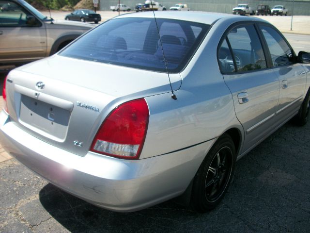 Hyundai Elantra 2001 photo 4