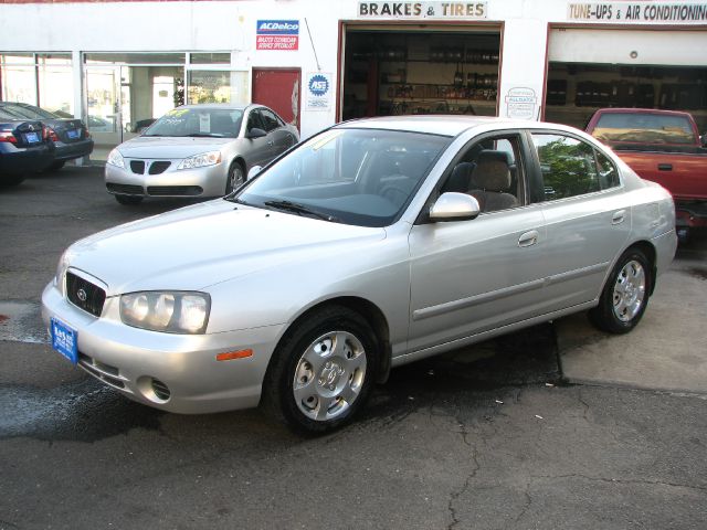 Hyundai Elantra 2001 photo 3