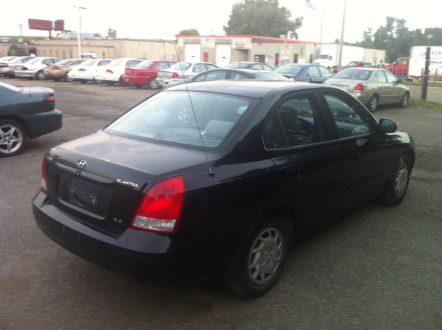 Hyundai Elantra 2002 photo 2