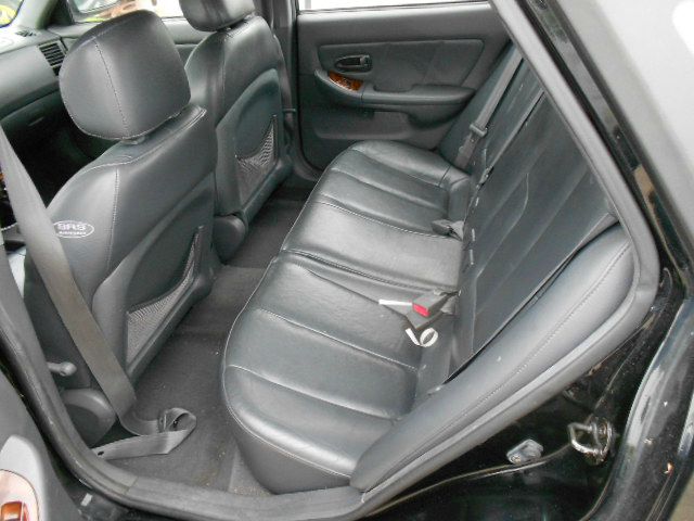 Hyundai Elantra 2002 photo 1