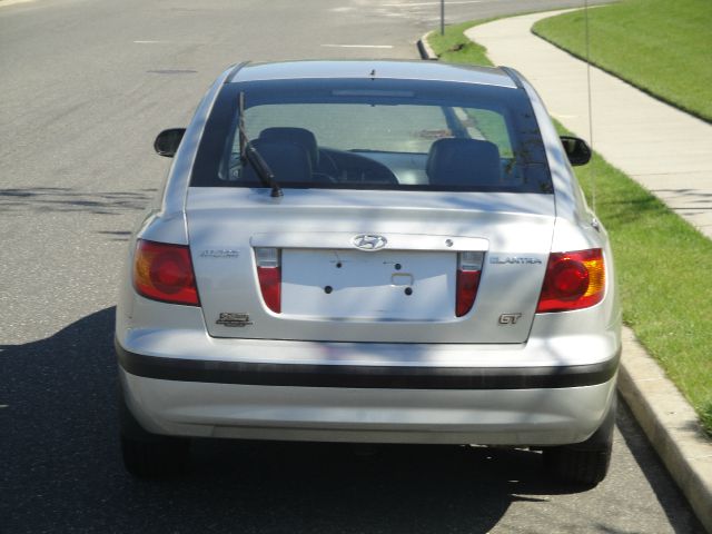 Hyundai Elantra 2002 photo 23