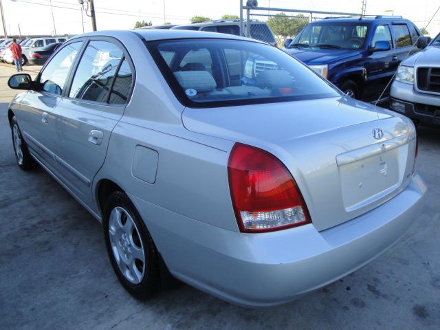 Hyundai Elantra 2002 photo 1