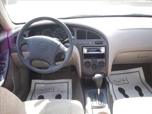 Hyundai Elantra 2002 photo 1