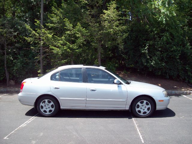 Hyundai Elantra 2002 photo 3