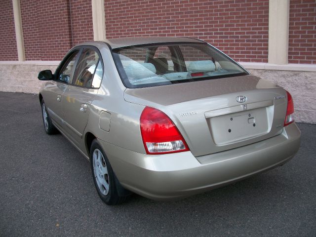 Hyundai Elantra 2002 photo 2