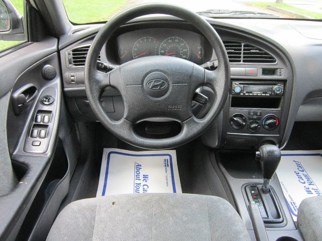 Hyundai Elantra 2002 photo 1